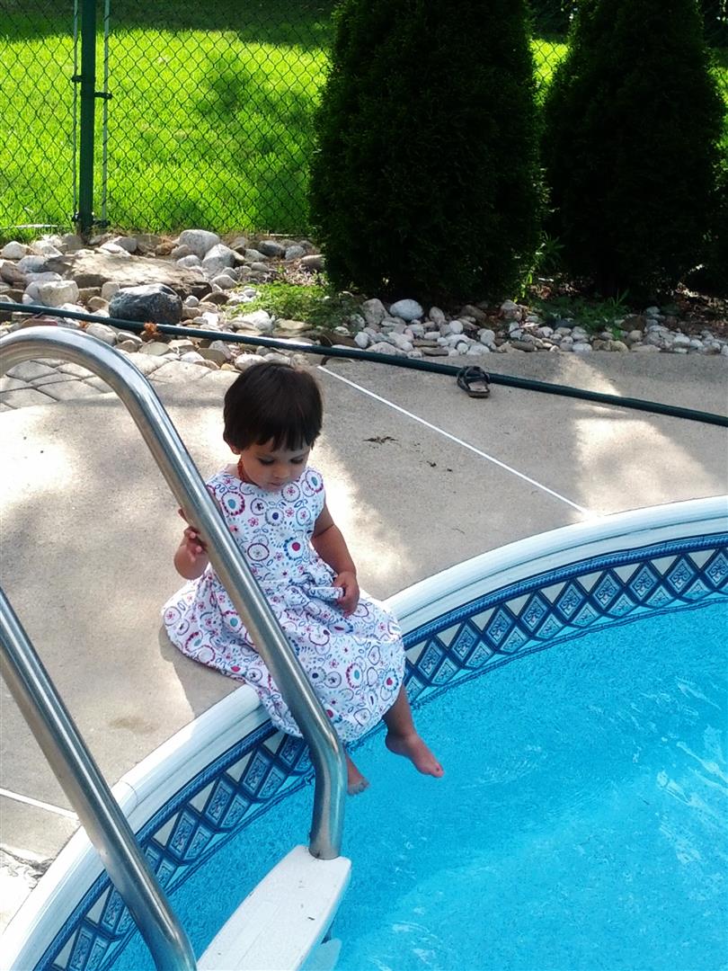 Fashion Friday | Poolside Modelling