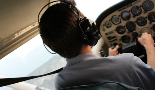 Flying Over Toronto with Island Air Flight School