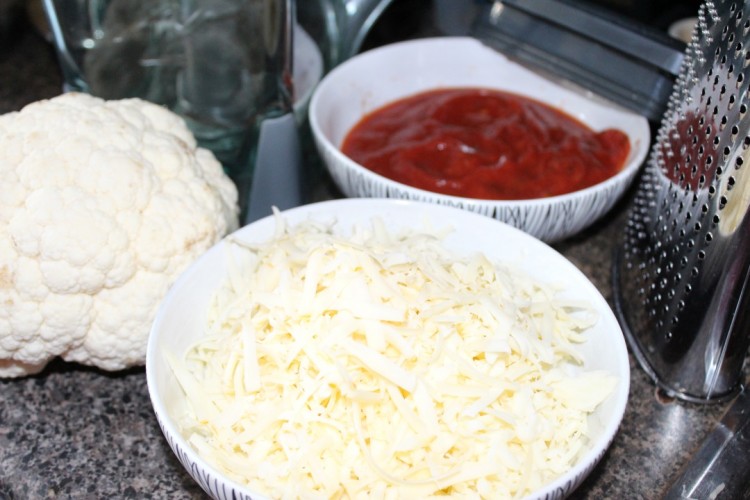 Ground Beef Cauliflower Pizza  | Giveaway #BornOnTheFarm
