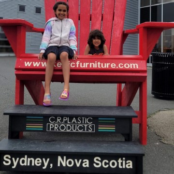 kids in sydney on red chair