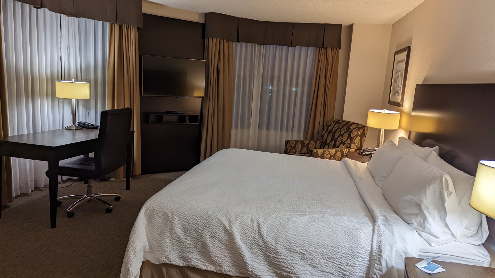 holiday inn waterfront sydney room