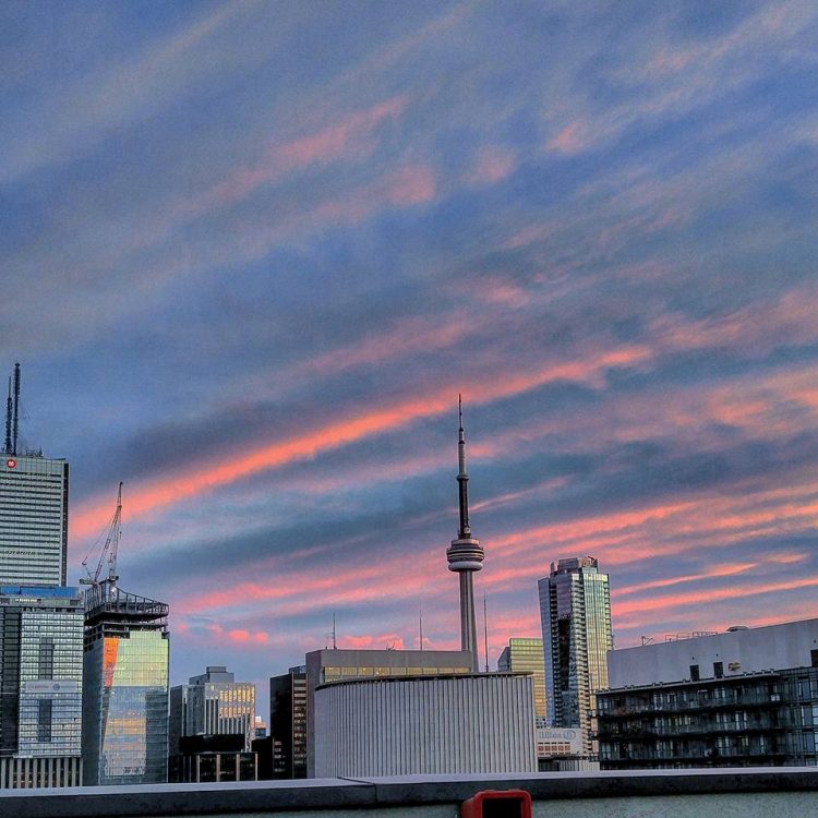 Two Bedroom Condo in Downtown Toronto for Short Term Rent