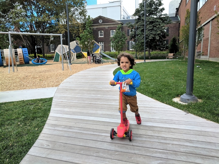 Fashion Friday | Toronto Playground Hangouts