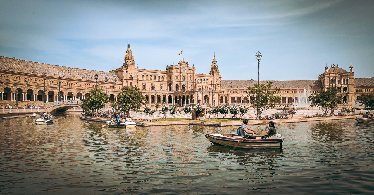 Plaza de España Rowboats