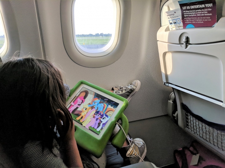 long haul flight with kids