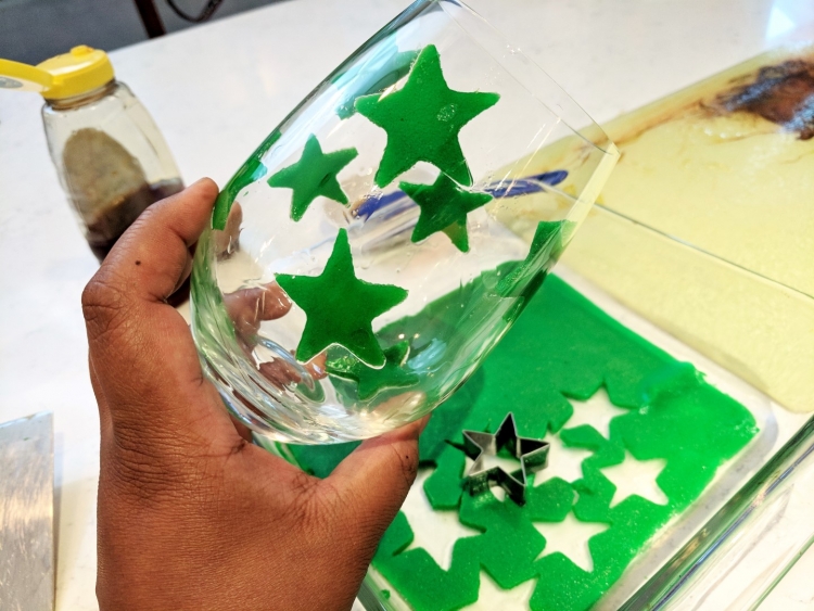 Edible Milky Gelatine Decals to Toast Santa! #QualityMilk