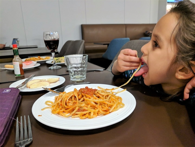 Toronto airport lounge with kids 