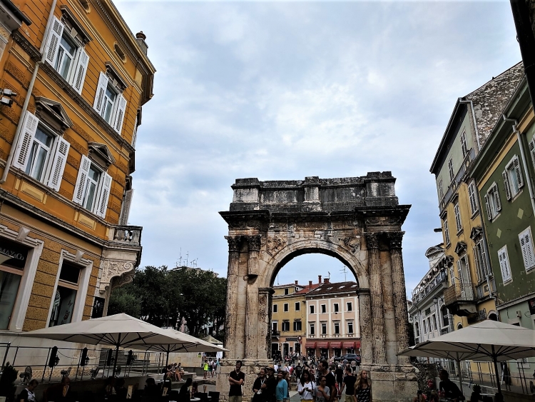 Things to do in pula with kids
