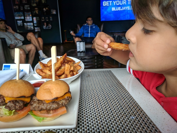 where to watch the blue jays game with kids. Sportsnet grill review