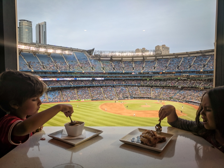 where to watch the blue jays game with kids. Sportsnet grill review