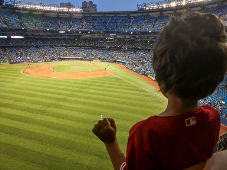 where to watch the blue jays game with kids. Sportsnet grill review