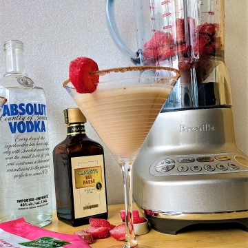 Easy Holiday Cocktails | Breville Blender Giveaway #BALGiftGuide