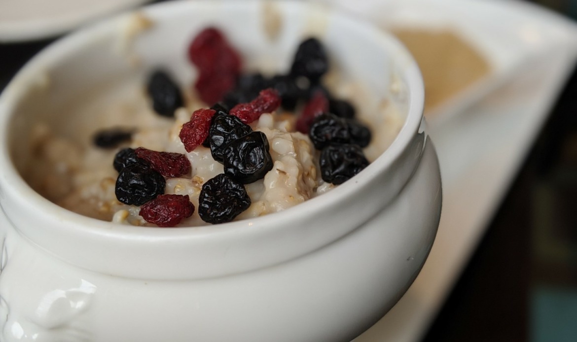 Dairy free oatmeal breakfast hotel Ottawa