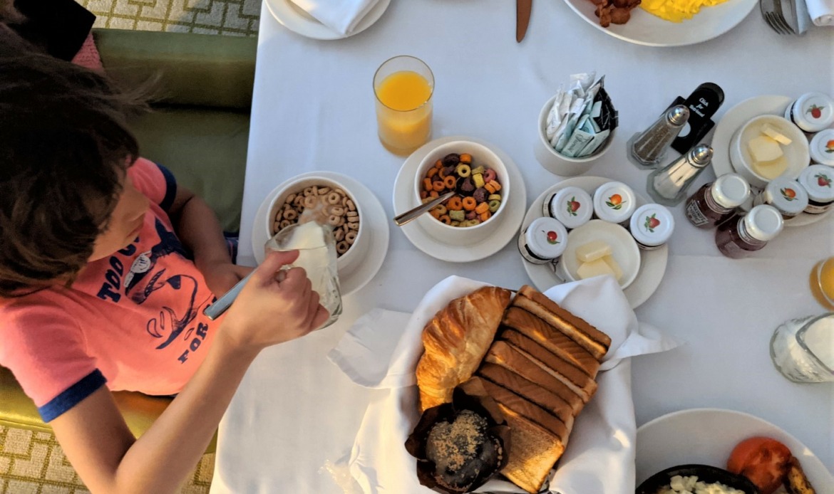 cereal for breakfast at hotel with kids