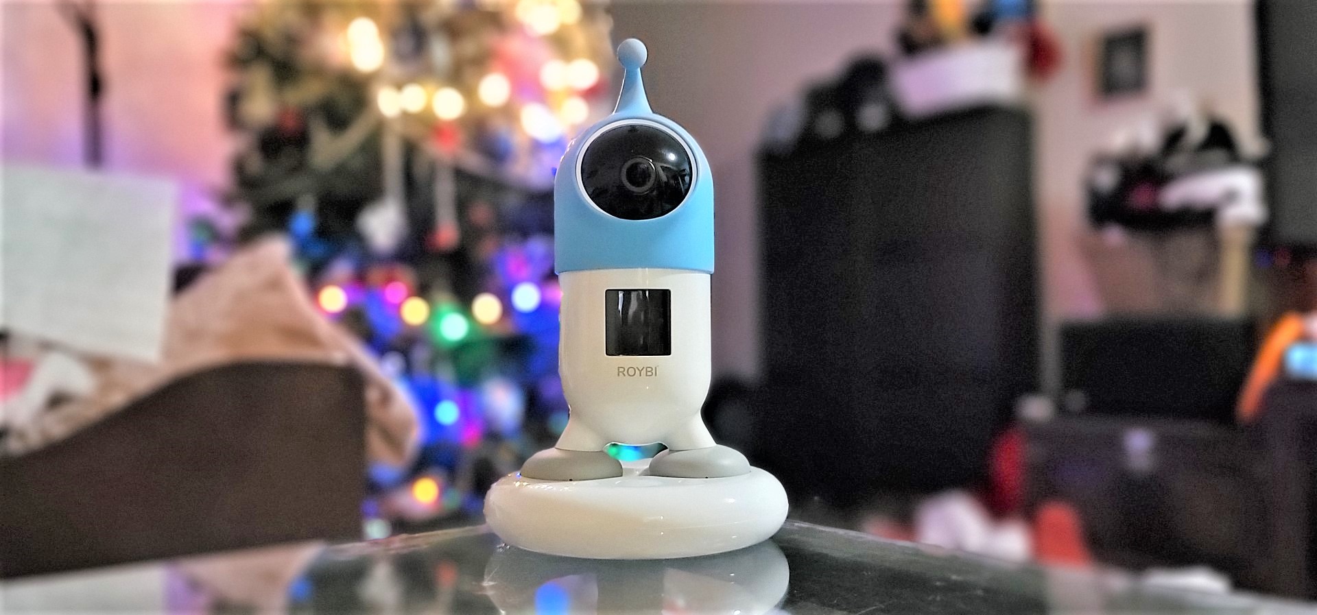 Roybi Robot in front of Christmas tree
