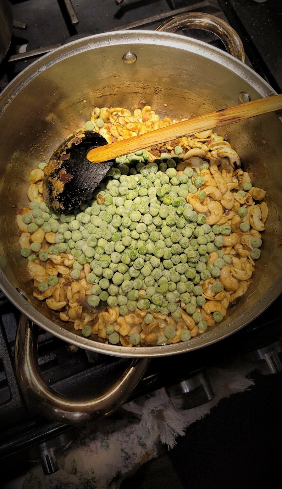 peas in cashew curry