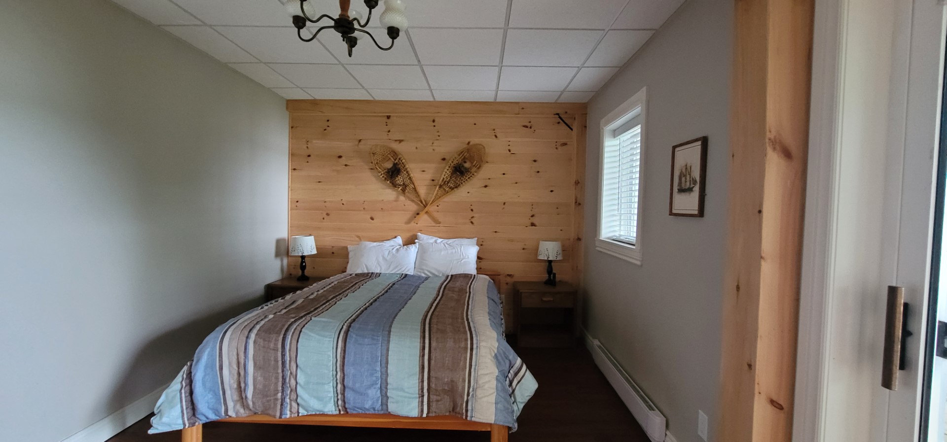 canadiana bed room at cottage