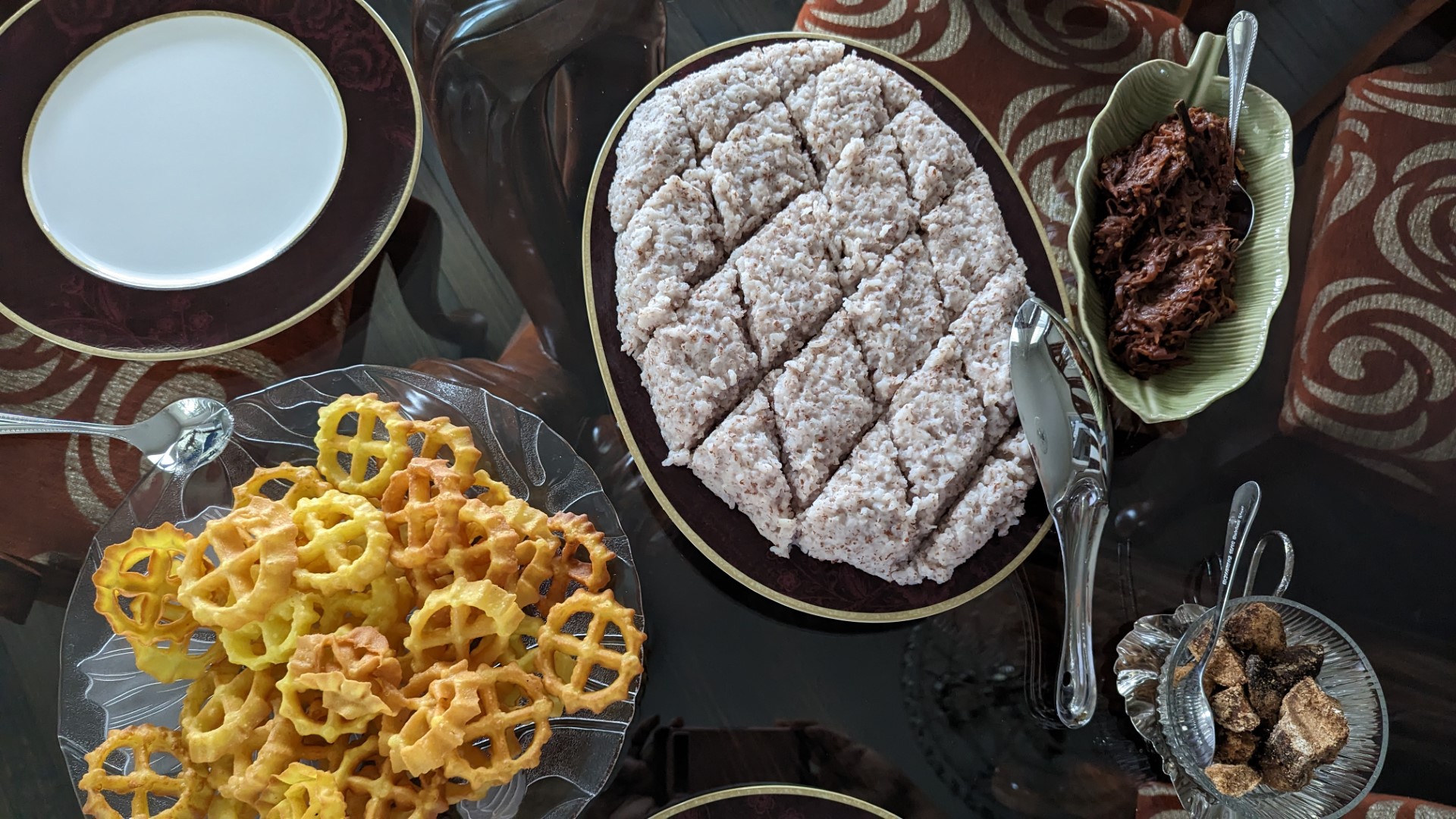 Plate of Kiribath with seeni sambol and jaggary