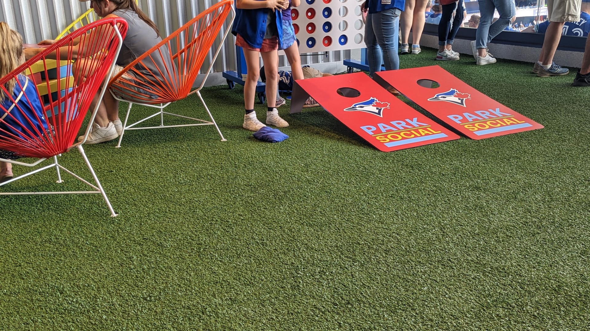 Tips For An Afternoon At The Blue Jays Game With Kids Parenting To Go tips-for-an-afternoon-at-the-blue-jays-game-with-kids-parenting-to-go