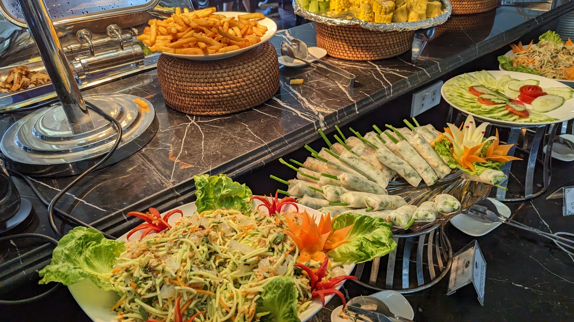 food onboard vietnam cruise