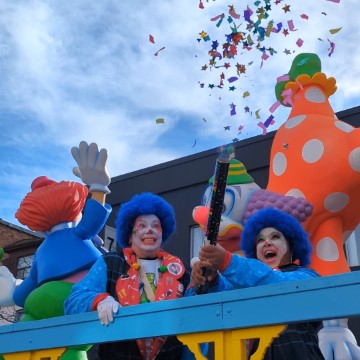 yashy and amy clowns santa claus parade (Custom)