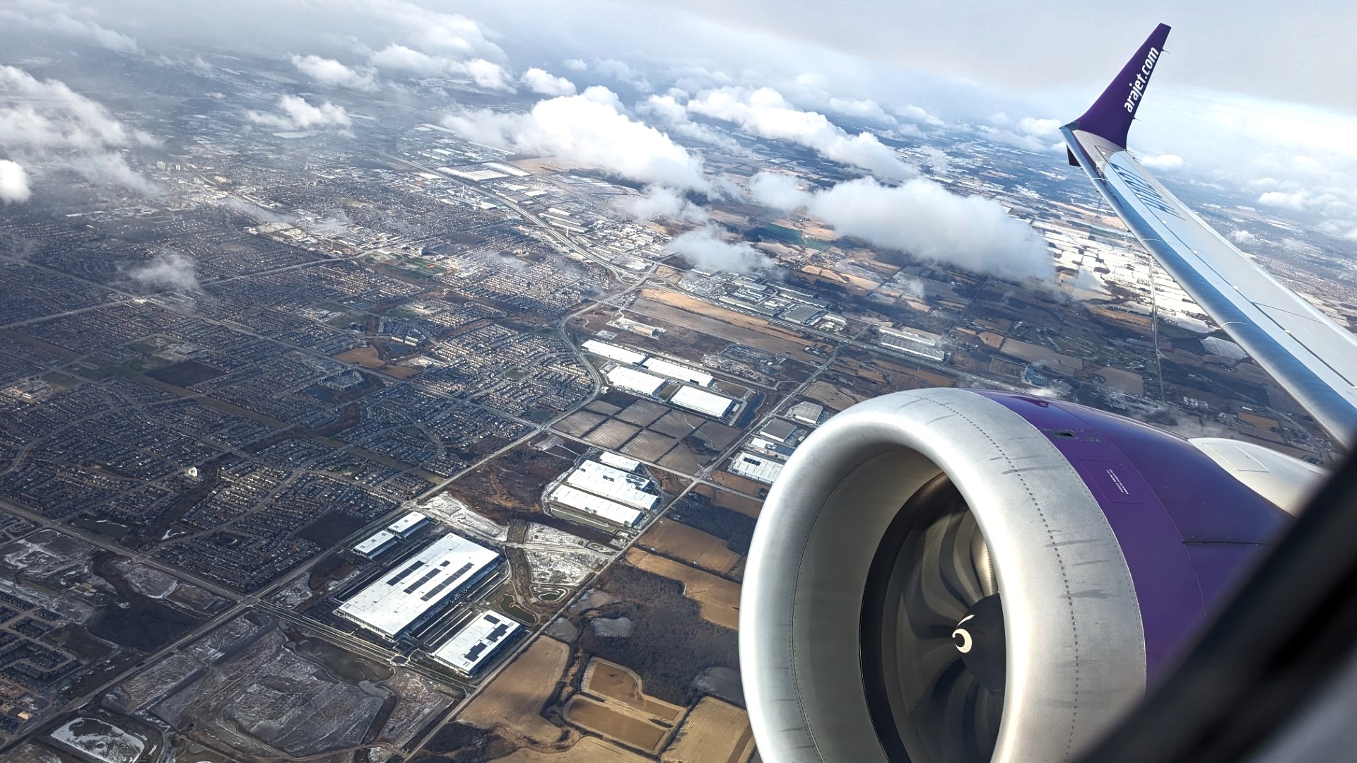 arajet wing from plane seat