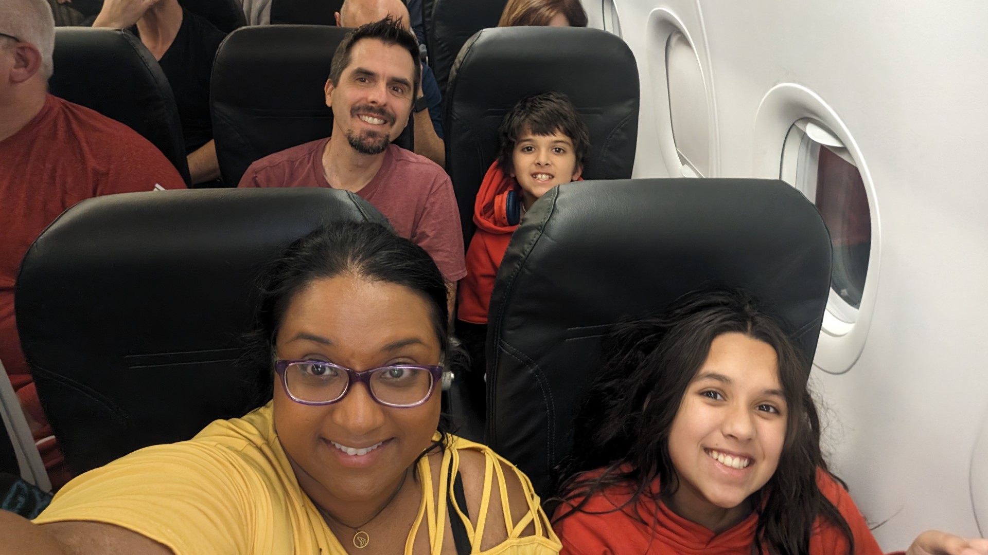 Flying Canada Jetlines with kids