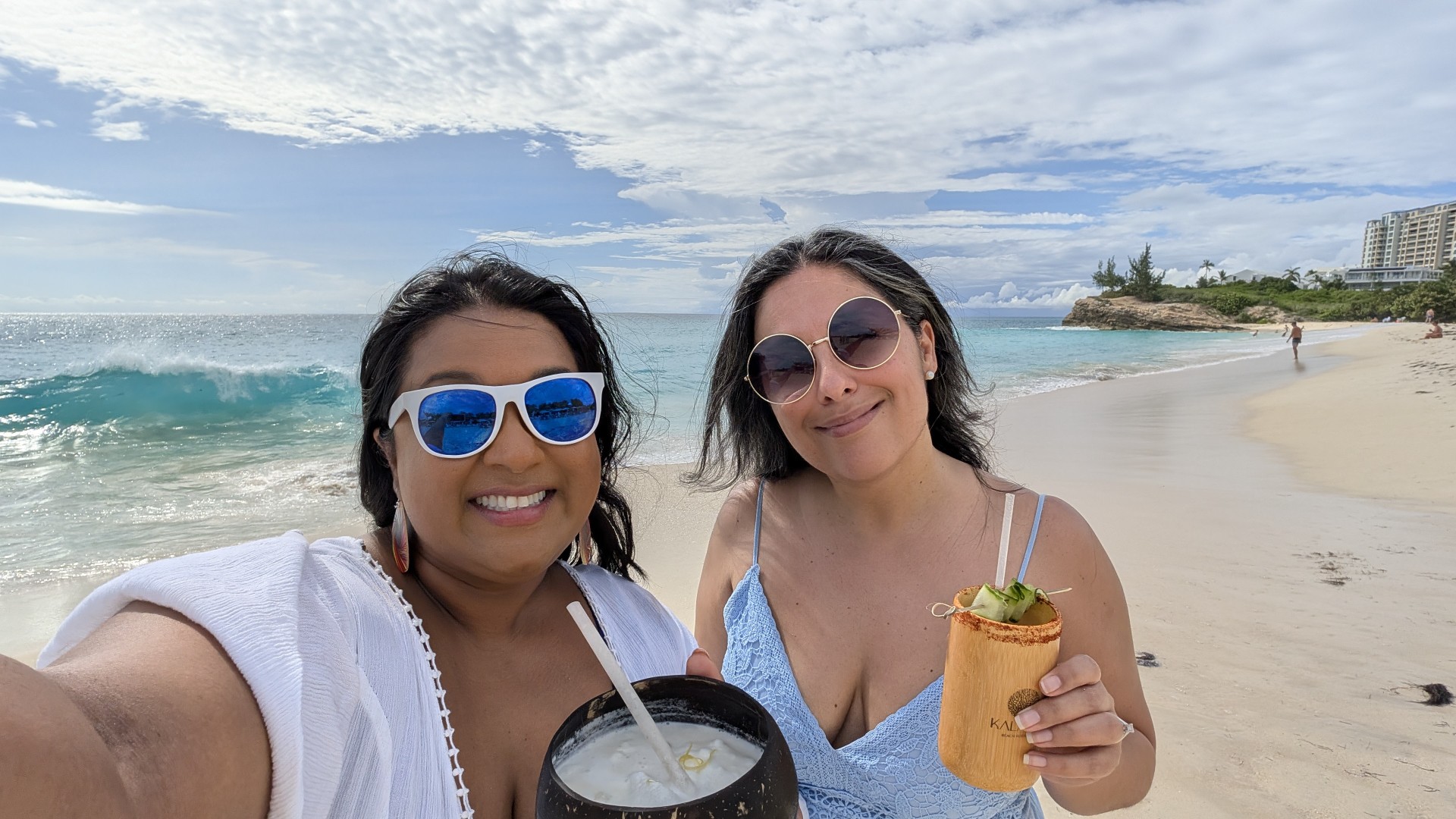 Solmaz and Yashy on a beach in St. Maarten