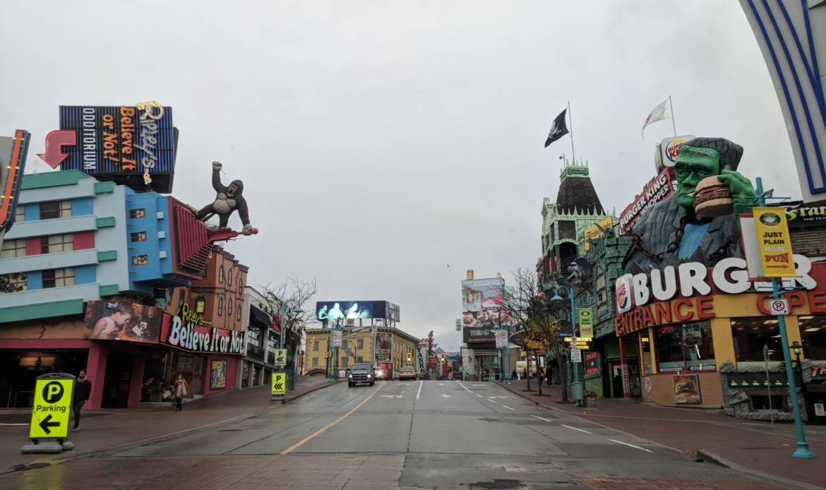clifton hill niagara falls road