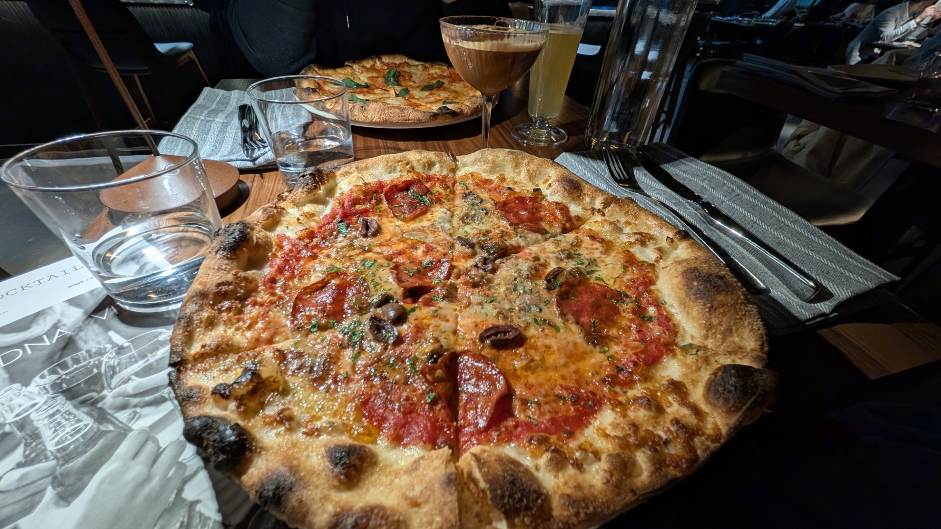 Happy hour pizza king street